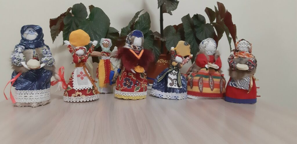 Ждём желающих сделать кукол Масленица в следующем году, а у на получились вот такие уже… — фото 1