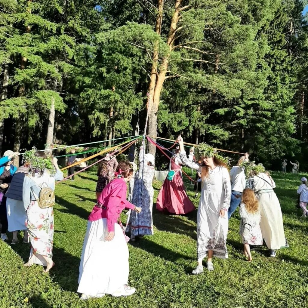 Друзья, благодарим всех, кто пришёл на наш праздник "Купала", не побоявшись погоды — фото 3