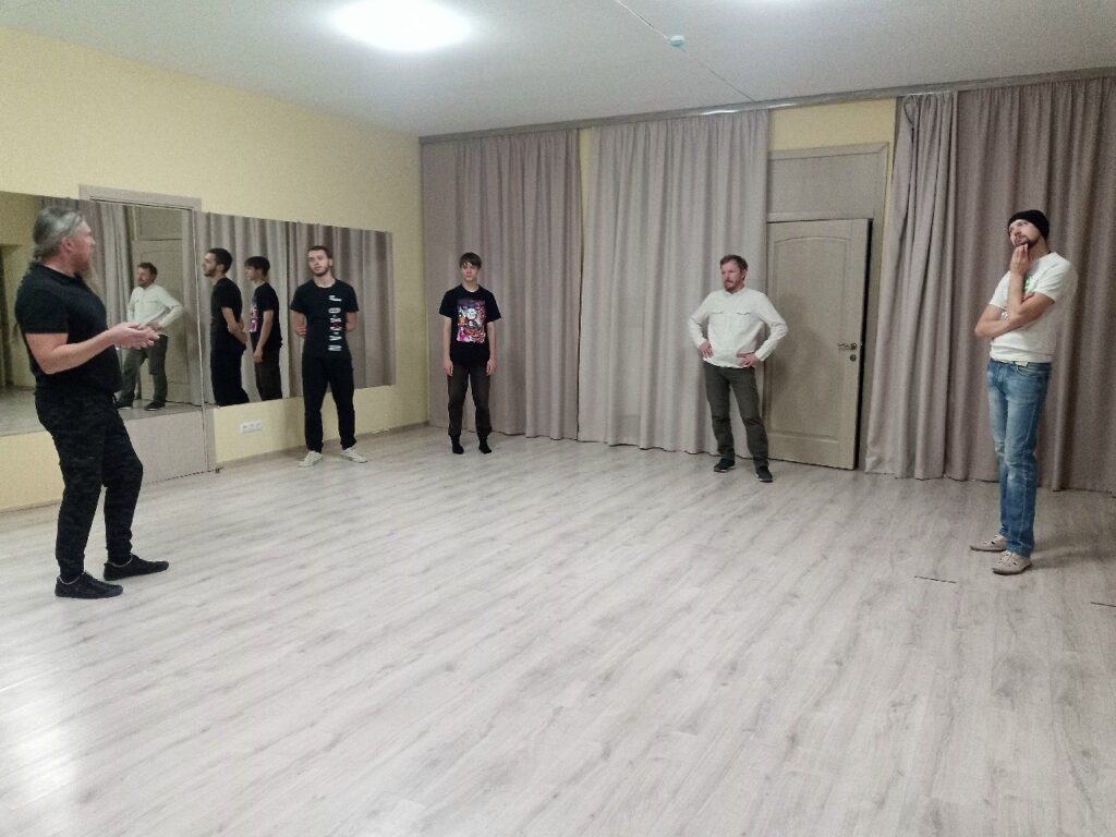 Сегодня состоялось первое занятие по Традиционному мужскому плясу — фото 1