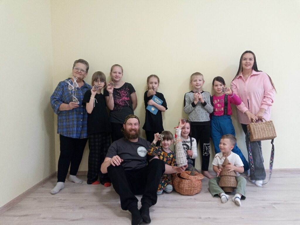 Приглашаем Всех желающих на Мастер Класс по плетению из бумажной лозы в субботу… — фото 4